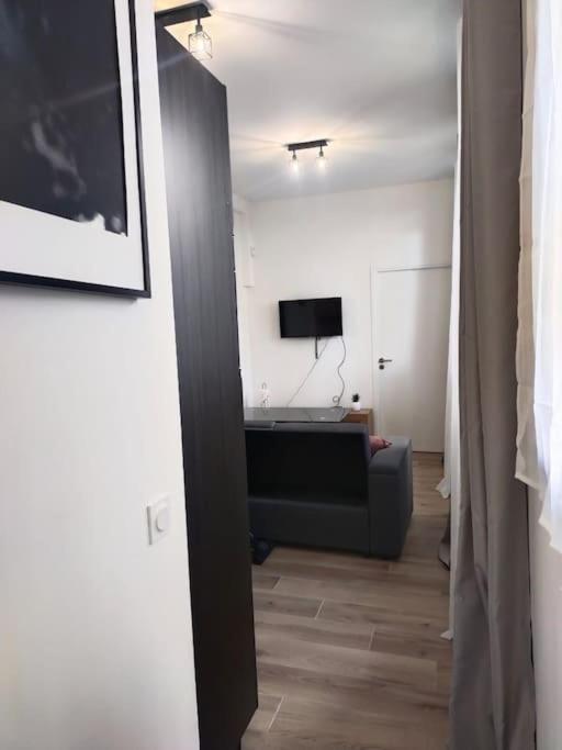 2 Piece Avec Terrasse Ensoleille Daire Suresnes Dış mekan fotoğraf